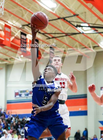 Thumbnail 3 in Muenster vs. Clarksville (UIL 2A Regional Semifinal) photogallery.