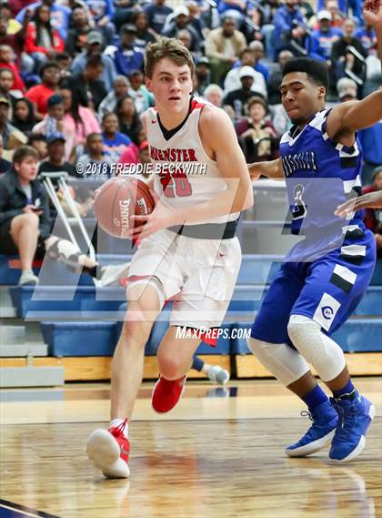 Thumbnail 2 in Muenster vs. Clarksville (UIL 2A Regional Semifinal) photogallery.