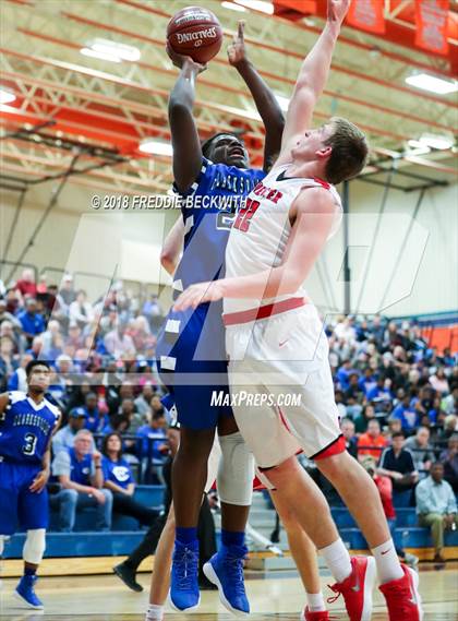 Thumbnail 2 in Muenster vs. Clarksville (UIL 2A Regional Semifinal) photogallery.