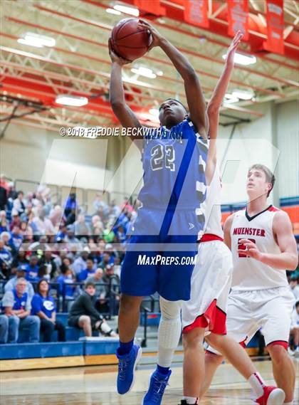 Thumbnail 2 in Muenster vs. Clarksville (UIL 2A Regional Semifinal) photogallery.