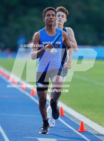 Thumbnail 1 in GIAA 3A Finals (800 Meters Relay Heat 2) photogallery.