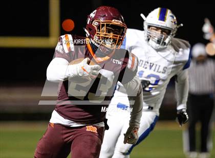 Thumbnail 3 in Warren Township @ Brother Rice (IHSA 8A Quarterfinal) photogallery.
