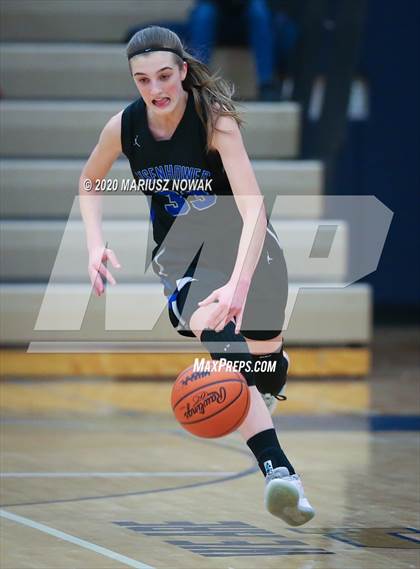 Thumbnail 1 in Utica Eisenhower vs. Stoney Creek (MHSAA District Semifinal) photogallery.