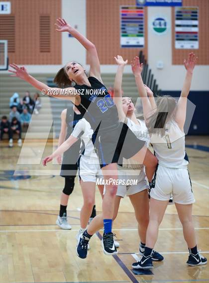 Thumbnail 3 in Utica Eisenhower vs. Stoney Creek (MHSAA District Semifinal) photogallery.