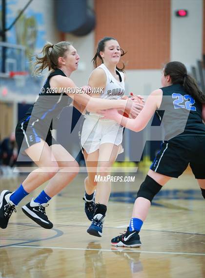 Thumbnail 1 in Utica Eisenhower vs. Stoney Creek (MHSAA District Semifinal) photogallery.