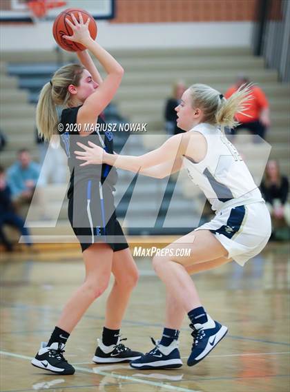 Thumbnail 3 in Utica Eisenhower vs. Stoney Creek (MHSAA District Semifinal) photogallery.
