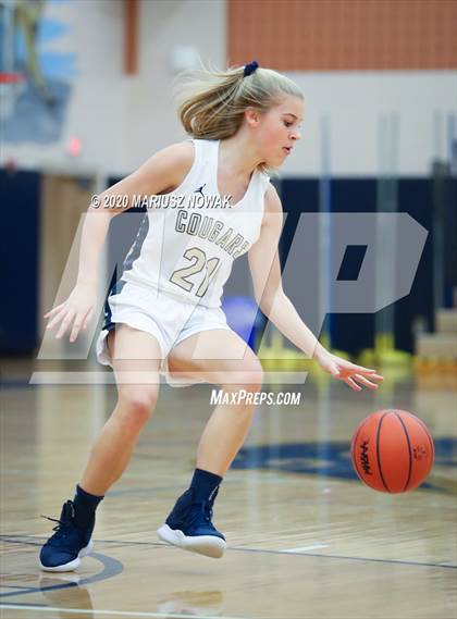 Thumbnail 2 in Utica Eisenhower vs. Stoney Creek (MHSAA District Semifinal) photogallery.
