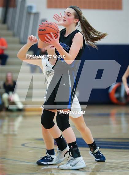 Thumbnail 1 in Utica Eisenhower vs. Stoney Creek (MHSAA District Semifinal) photogallery.