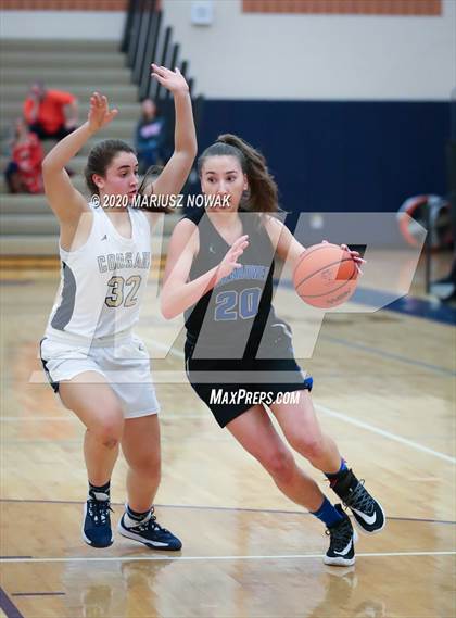 Thumbnail 1 in Utica Eisenhower vs. Stoney Creek (MHSAA District Semifinal) photogallery.