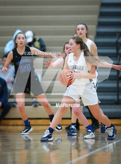 Thumbnail 1 in Utica Eisenhower vs. Stoney Creek (MHSAA District Semifinal) photogallery.
