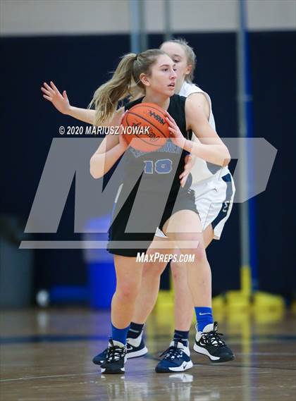 Thumbnail 1 in Utica Eisenhower vs. Stoney Creek (MHSAA District Semifinal) photogallery.