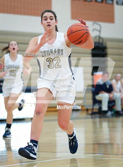 Thumbnail 2 in Utica Eisenhower vs. Stoney Creek (MHSAA District Semifinal) photogallery.