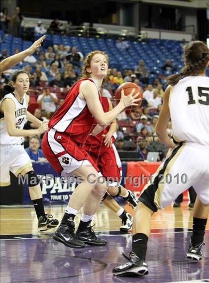 Thumbnail 3 in Archbishop Mitty vs. Carondelet (CIF NorCal D2 Final) photogallery.