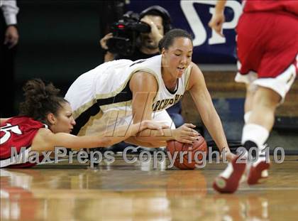 Thumbnail 3 in Archbishop Mitty vs. Carondelet (CIF NorCal D2 Final) photogallery.