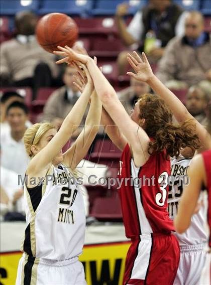 Thumbnail 1 in Archbishop Mitty vs. Carondelet (CIF NorCal D2 Final) photogallery.