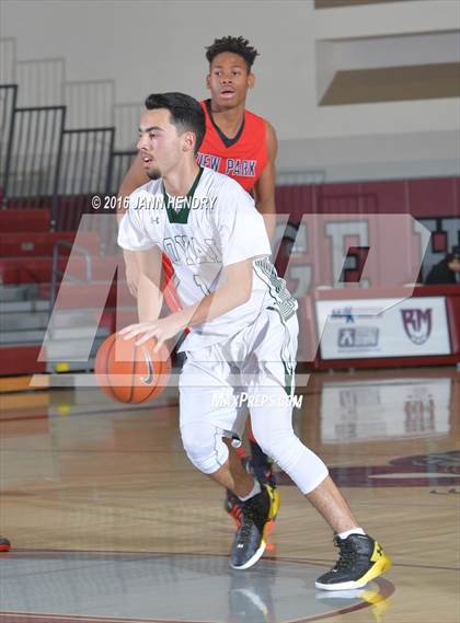 Thumbnail 2 in View Park vs. Royal (Rancho Mirage Holiday Invitational) photogallery.