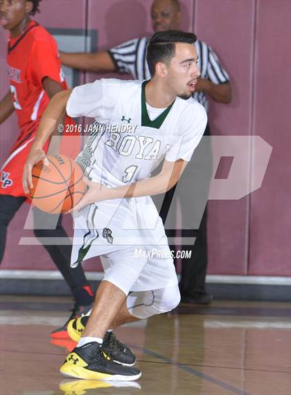 Thumbnail 2 in View Park vs. Royal (Rancho Mirage Holiday Invitational) photogallery.
