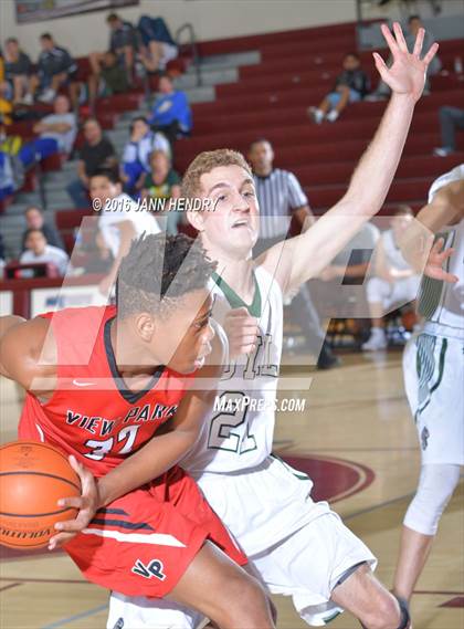 Thumbnail 2 in View Park vs. Royal (Rancho Mirage Holiday Invitational) photogallery.