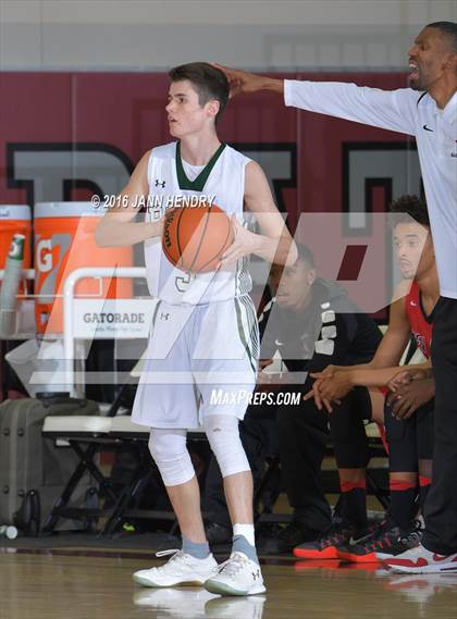 Thumbnail 1 in View Park vs. Royal (Rancho Mirage Holiday Invitational) photogallery.