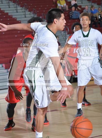 Thumbnail 2 in View Park vs. Royal (Rancho Mirage Holiday Invitational) photogallery.