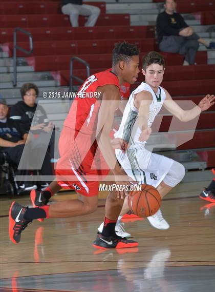 Thumbnail 2 in View Park vs. Royal (Rancho Mirage Holiday Invitational) photogallery.
