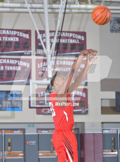 Thumbnail 3 in View Park vs. Royal (Rancho Mirage Holiday Invitational) photogallery.