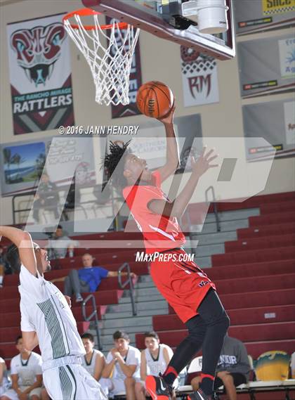 Thumbnail 1 in View Park vs. Royal (Rancho Mirage Holiday Invitational) photogallery.