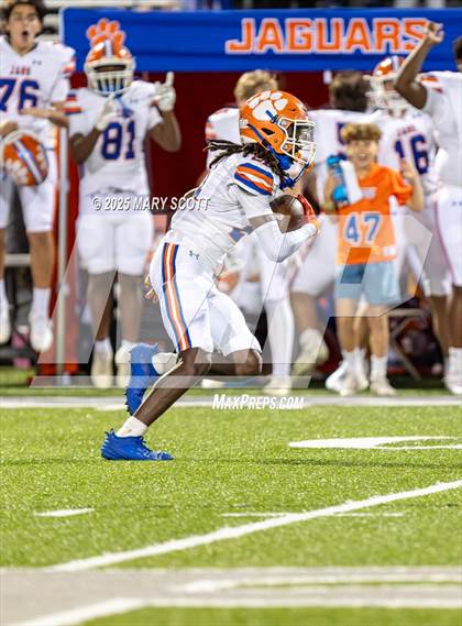 Thumbnail 3 in Madison Central @ Horn Lake (MHSAA 7A Round 1) photogallery.