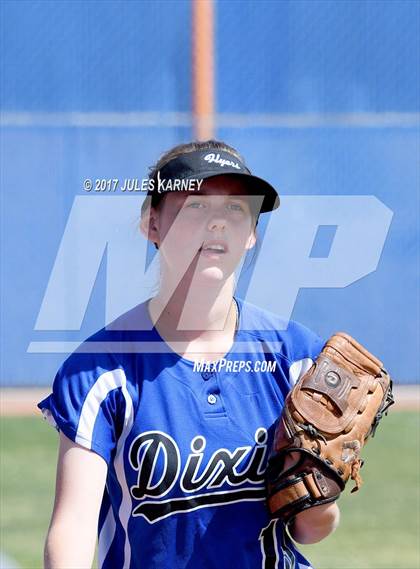 Thumbnail 3 in Dixie vs Bishop Gorman photogallery.