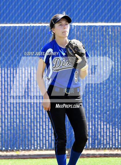 Thumbnail 2 in Dixie vs Bishop Gorman photogallery.