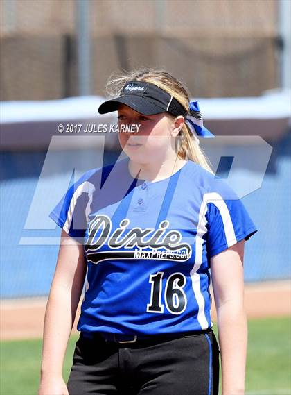 Thumbnail 3 in Dixie vs Bishop Gorman photogallery.