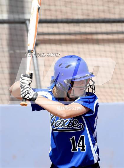 Thumbnail 3 in Dixie vs Bishop Gorman photogallery.
