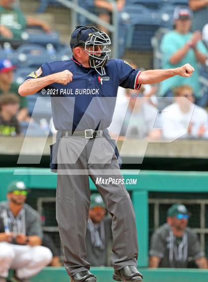Thumbnail 1 in New Castle vs. Wyoming Area (PIAA 4A Championship) photogallery.