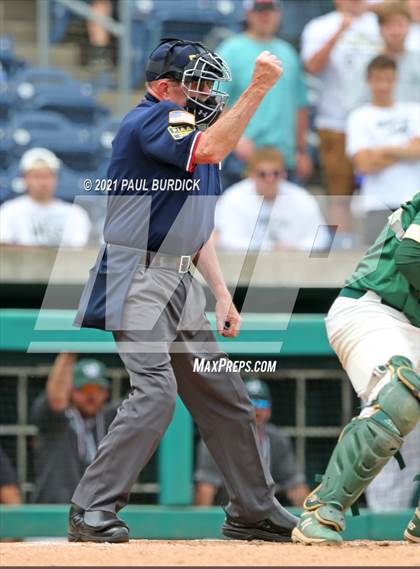 Thumbnail 3 in New Castle vs. Wyoming Area (PIAA 4A Championship) photogallery.