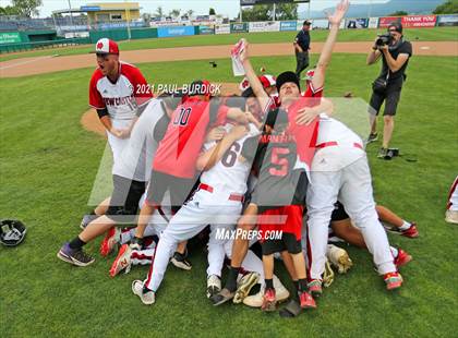 Thumbnail 3 in New Castle vs. Wyoming Area (PIAA 4A Championship) photogallery.