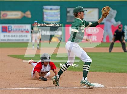 Thumbnail 1 in New Castle vs. Wyoming Area (PIAA 4A Championship) photogallery.