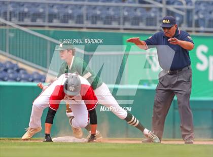 Thumbnail 2 in New Castle vs. Wyoming Area (PIAA 4A Championship) photogallery.