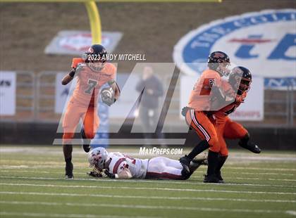 Thumbnail 3 in McKenzie vs South Pittsburg (TSSAA Division I 1A Final) photogallery.