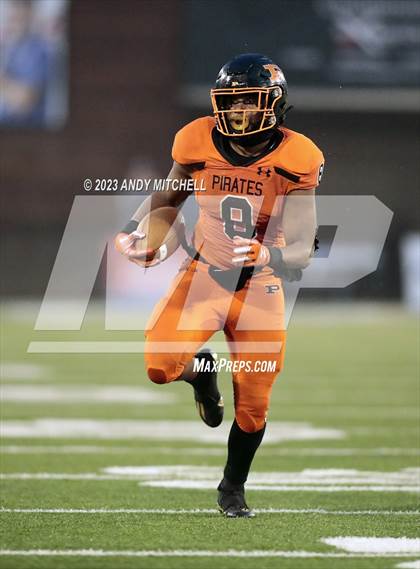 Thumbnail 3 in McKenzie vs South Pittsburg (TSSAA Division I 1A Final) photogallery.