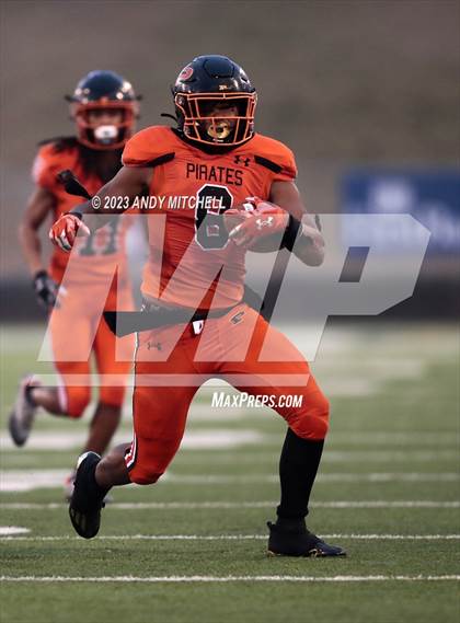 Thumbnail 2 in McKenzie vs South Pittsburg (TSSAA Division I 1A Final) photogallery.