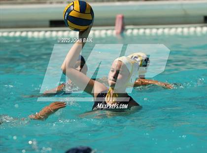 Thumbnail 2 in JV: Carlmont vs Lick-Wilmerding (Battle of the Bay) photogallery.