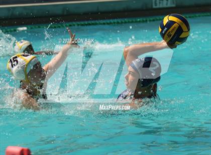Thumbnail 1 in JV: Carlmont vs Lick-Wilmerding (Battle of the Bay) photogallery.