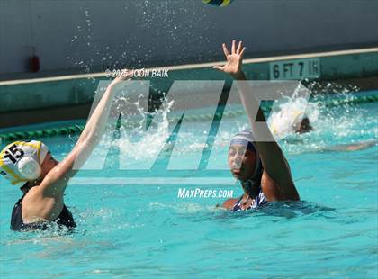 Thumbnail 2 in JV: Carlmont vs Lick-Wilmerding (Battle of the Bay) photogallery.