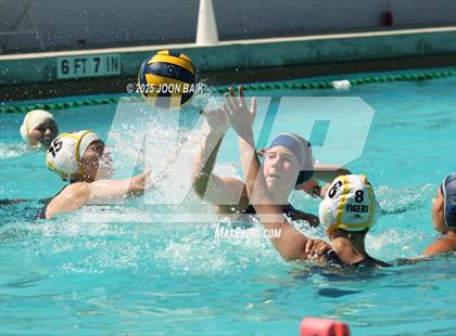 Thumbnail 2 in JV: Carlmont vs Lick-Wilmerding (Battle of the Bay) photogallery.