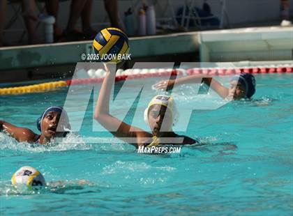 Thumbnail 1 in JV: Carlmont vs Lick-Wilmerding (Battle of the Bay) photogallery.