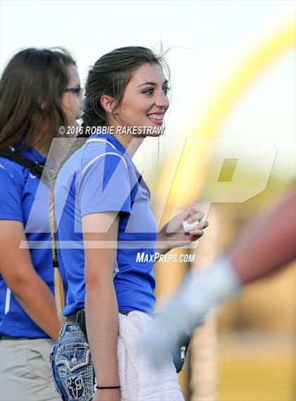 Thumbnail 2 in Krum vs. Pleasant Grove photogallery.