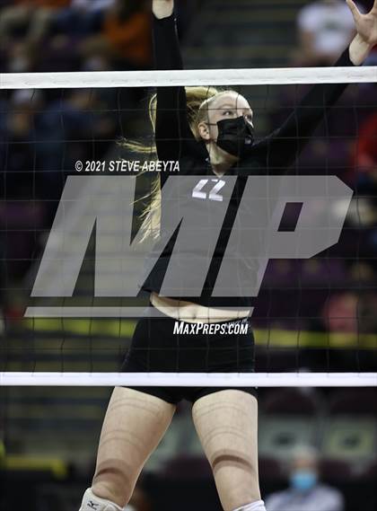 Thumbnail 2 in Grandview vs Mountain Vista (CHSAA 5A 1st Round) photogallery.
