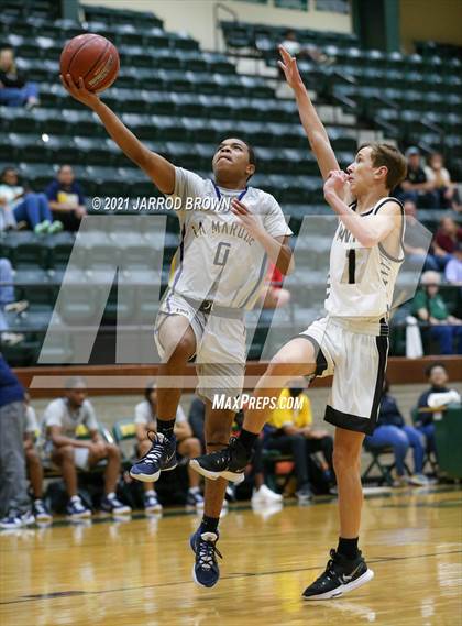 Thumbnail 1 in La Marque vs. Danbury photogallery.