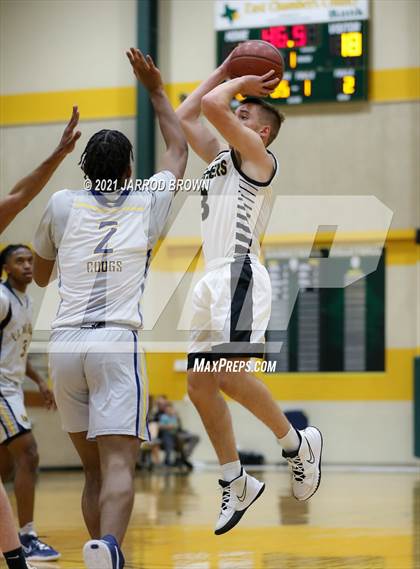 Thumbnail 3 in La Marque vs. Danbury photogallery.