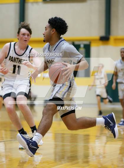 Thumbnail 1 in La Marque vs. Danbury photogallery.